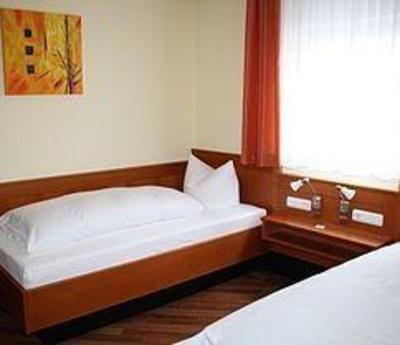 фото отеля Gastehaus Kral Erlangen