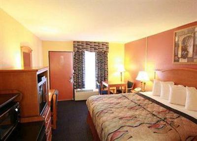 фото отеля Econo Lodge Inn & Suites Evergreen