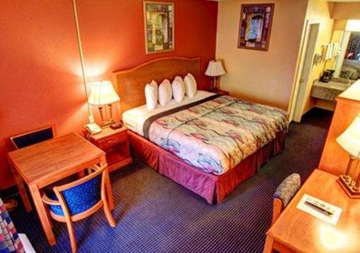 фото отеля Econo Lodge Inn & Suites Evergreen