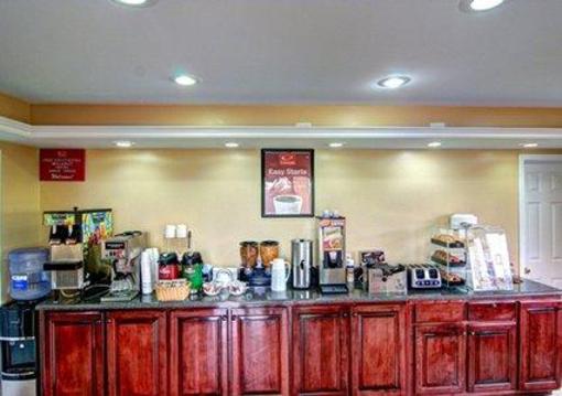 фото отеля Econo Lodge Inn & Suites Evergreen