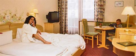 фото отеля Alpenhotel Waldfrieden