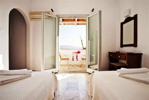 фото отеля Roses Beach Hotel
