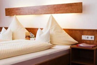 фото отеля Hotel Am Dusseldorfer Platz