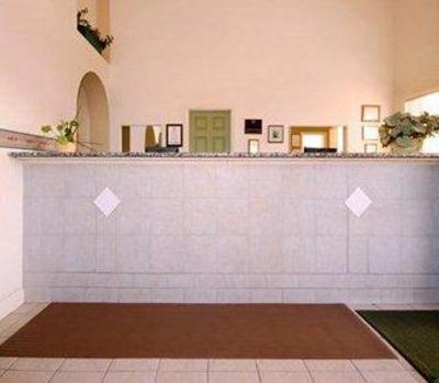 фото отеля Econo Lodge Inn & Suites Carrollton