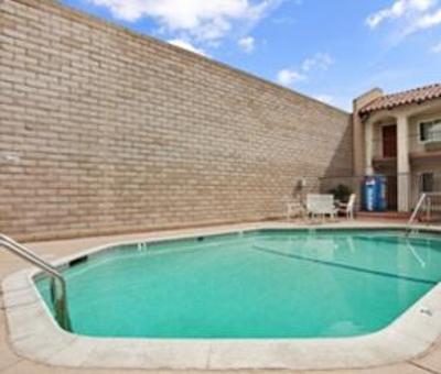 фото отеля Travelodge Torrance Redondo Beach