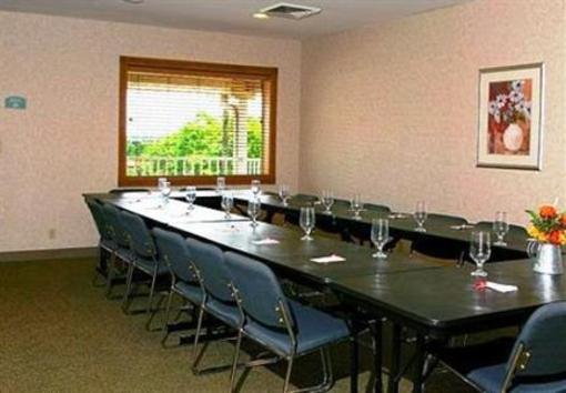 фото отеля Econo Lodge Inn and Suites Overland Park