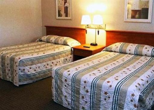 фото отеля Econo Lodge Inn and Suites Overland Park