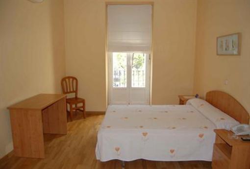 фото отеля Hostal Montaloya Madrid