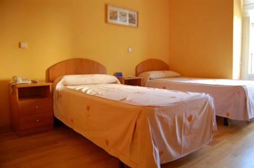 фото отеля Hostal Montaloya Madrid