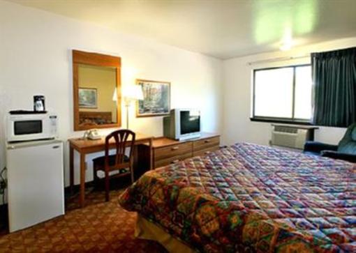 фото отеля Rodeway Inn & Suites Madison-Northeast