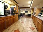 фото отеля Rodeway Inn & Suites Madison-Northeast