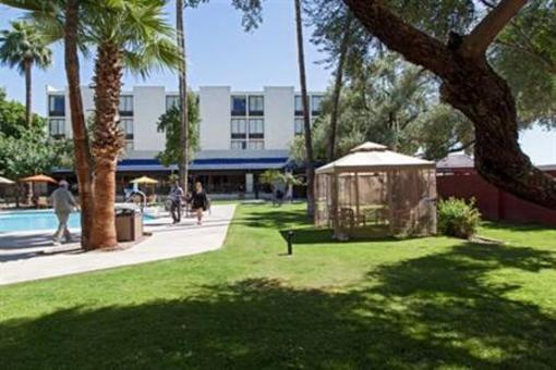 фото отеля Camelback Sahara Hotel
