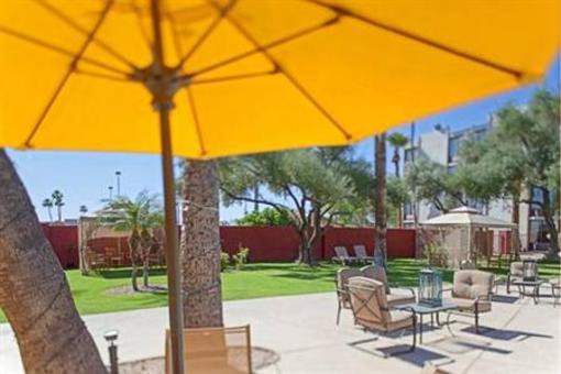 фото отеля Camelback Sahara Hotel