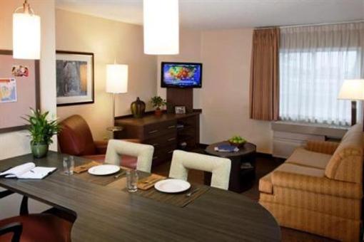 фото отеля Candlewood Suites Des Moines