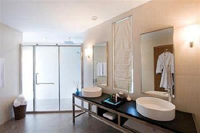 фото отеля Kuramathi Island Resort