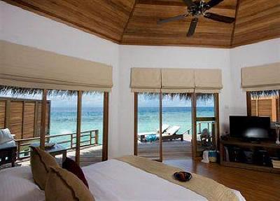 фото отеля Kuramathi Island Resort