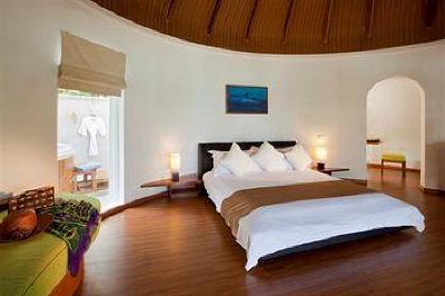 фото отеля Kuramathi Island Resort