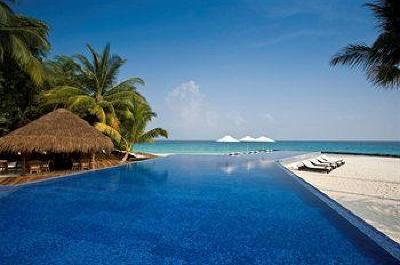 фото отеля Kuramathi Island Resort