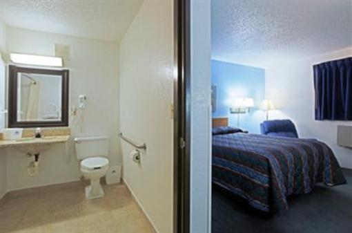 фото отеля Americas Best Value Inn Saint Joseph (Missouri)