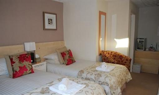 фото отеля Hazeldene Guest House