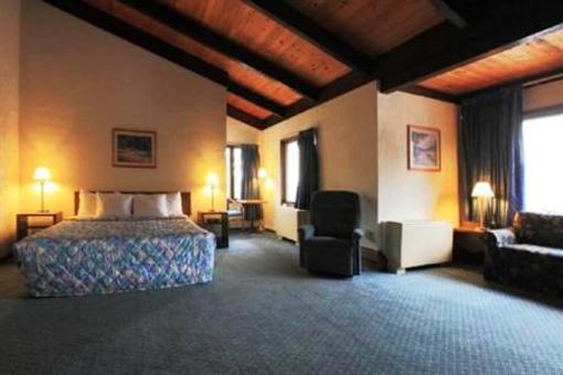 фото отеля Americas Best Value Inn & Suites Detroit Lakes