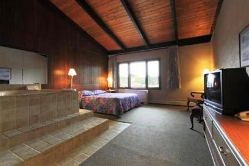 фото отеля Americas Best Value Inn & Suites Detroit Lakes