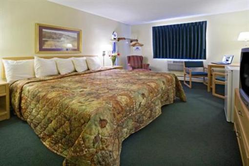 фото отеля Americas Best Value Inn & Suites Detroit Lakes