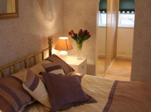 фото отеля The Lodge Swindon