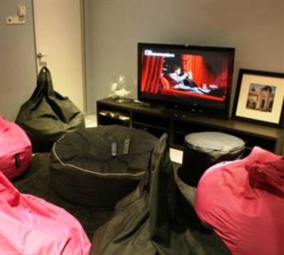 фото отеля Ryokan Chic Hostels