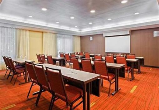 фото отеля Courtyard by Marriott Knoxville Cedar Bluff