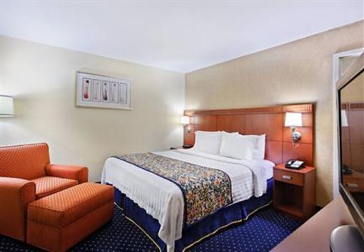 фото отеля Courtyard by Marriott Knoxville Cedar Bluff
