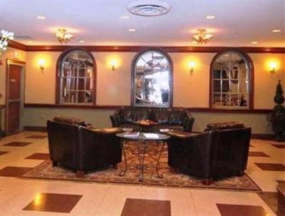 фото отеля The Governor Dinwiddie Hotel & Suites