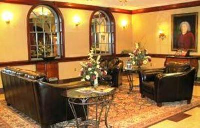 фото отеля The Governor Dinwiddie Hotel & Suites