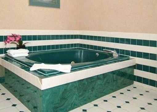 фото отеля Quality Inn & Suites Macon