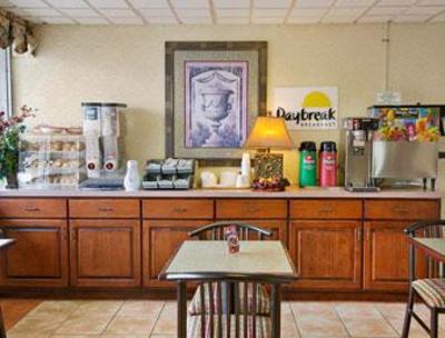 фото отеля Days Inn Beach Front