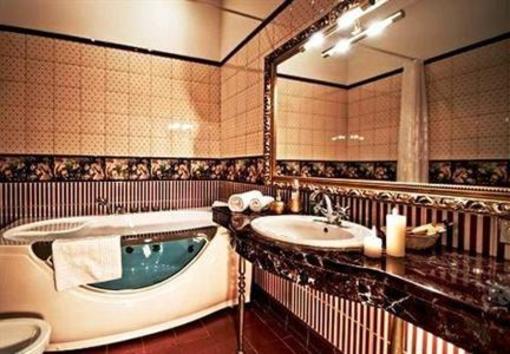 фото отеля Royal Hotel De Paris