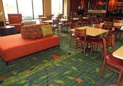 фото отеля Fairfield Inn & Suites Hanes Mall Winston Salem