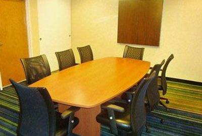 фото отеля Fairfield Inn & Suites Hanes Mall Winston Salem