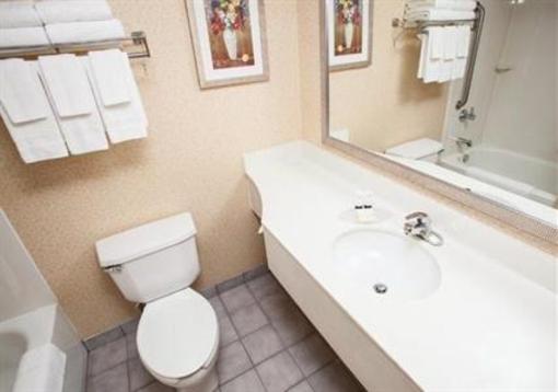 фото отеля Fairfield Inn & Suites Hanes Mall Winston Salem