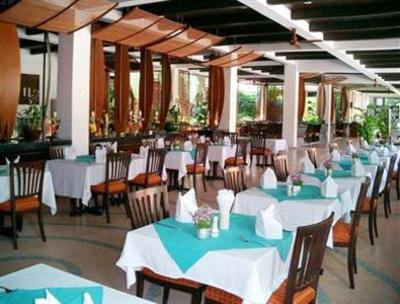 фото отеля Imperial Boat House Beach Resort
