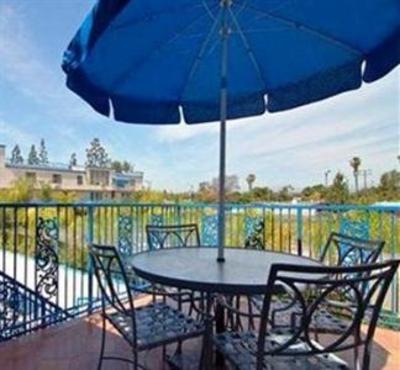 фото отеля Rodeway Inn Maingate Anaheim