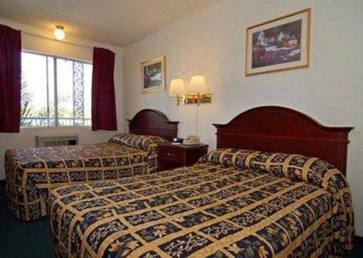 фото отеля Rodeway Inn Maingate Anaheim