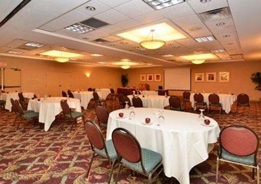 фото отеля Clarion Hotel Airport Portland (Maine)