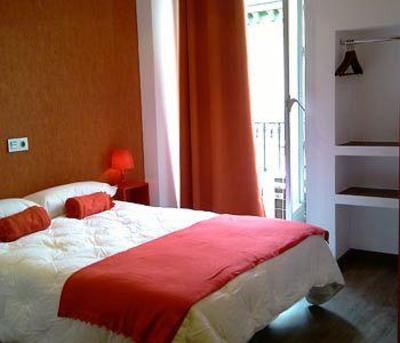 фото отеля Hostal Abril Madrid