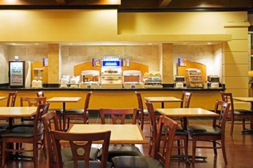 фото отеля Holiday Inn Express Hotel & Suites-DFW North