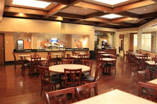 фото отеля Holiday Inn Express Hotel & Suites-DFW North
