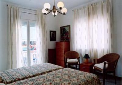 фото отеля Montserrat Apartamentos Sitges