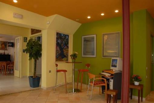 фото отеля Montserrat Apartamentos Sitges