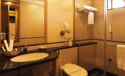 фото отеля President Hotel Bangalore