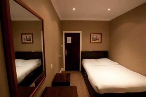 фото отеля Newham Hotel